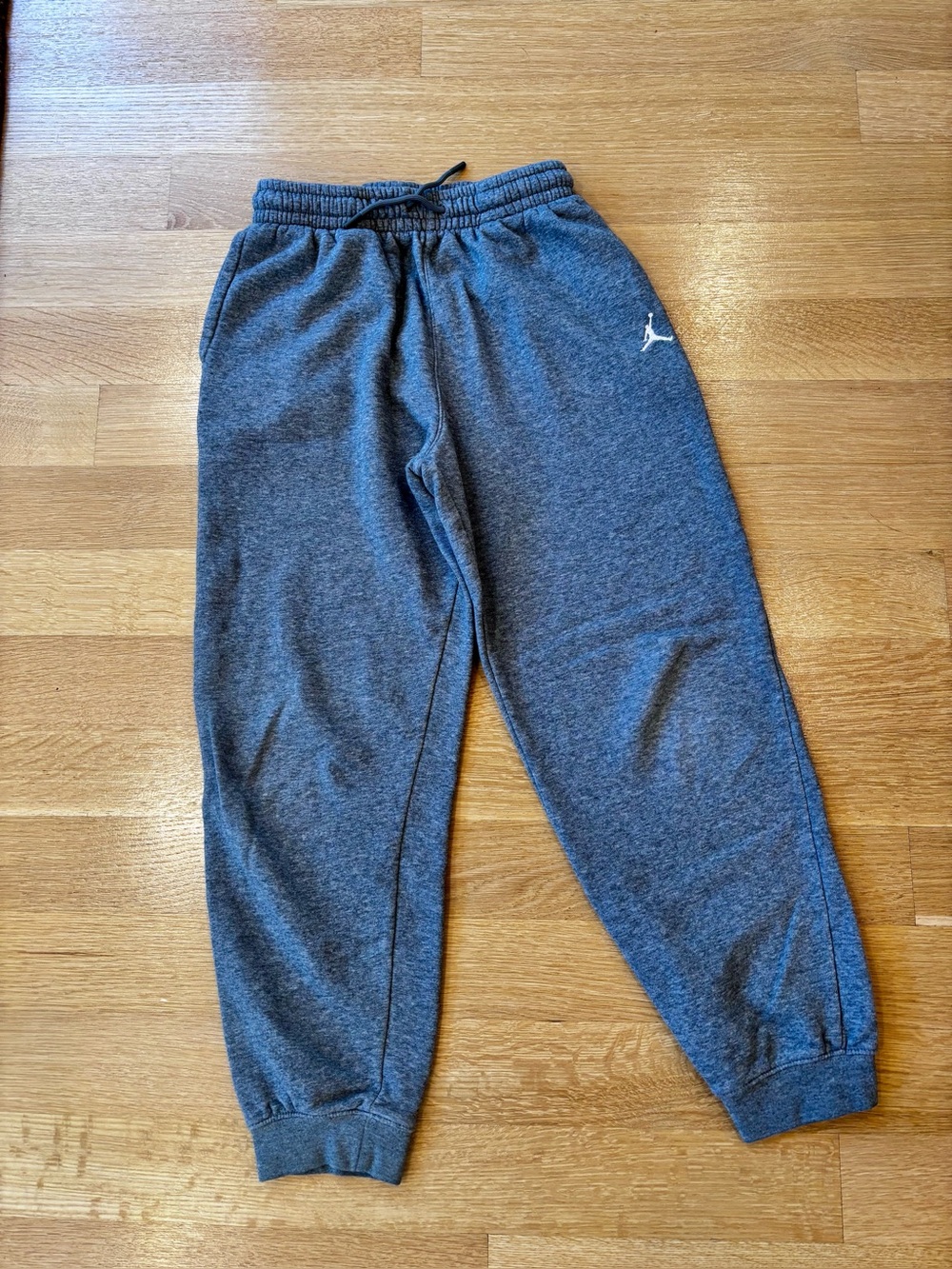 Jordan Kids Dark Gray Heather Jogger Sweatpants. Big boys size XL 13-15